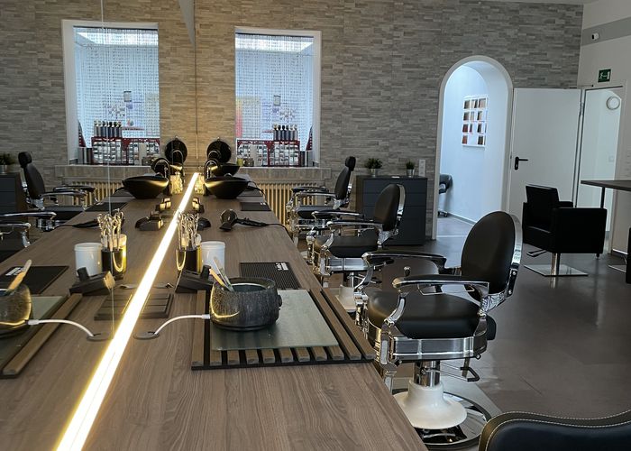 Nutzerbilder Crystal Hairstudio